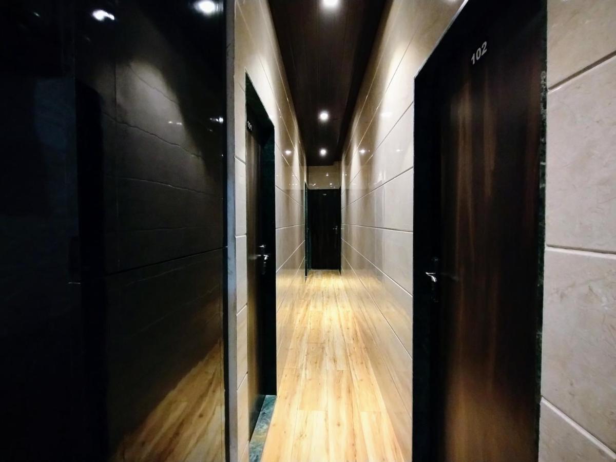 Hotel Eros - Near Airport T2 Mumbai Dış mekan fotoğraf